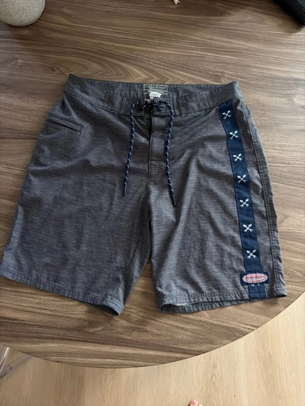 Men’s Gray Performance Shorts with Navy Drawstring & Side Detail, W32